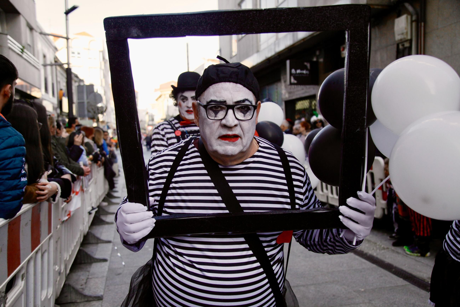 Galería | Celanova reúne 32 comparsas en su Piñata