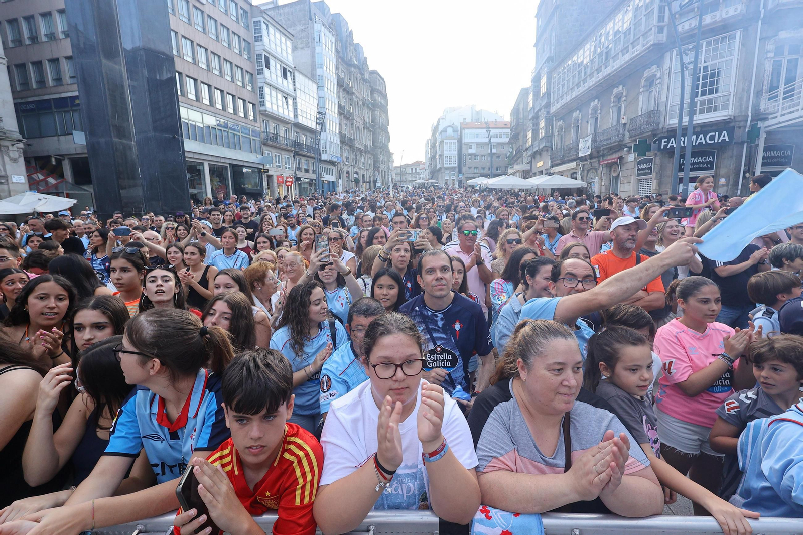 Galería | El Celta Fortuna celebra en Porta do Sol el ascenso a Segunda