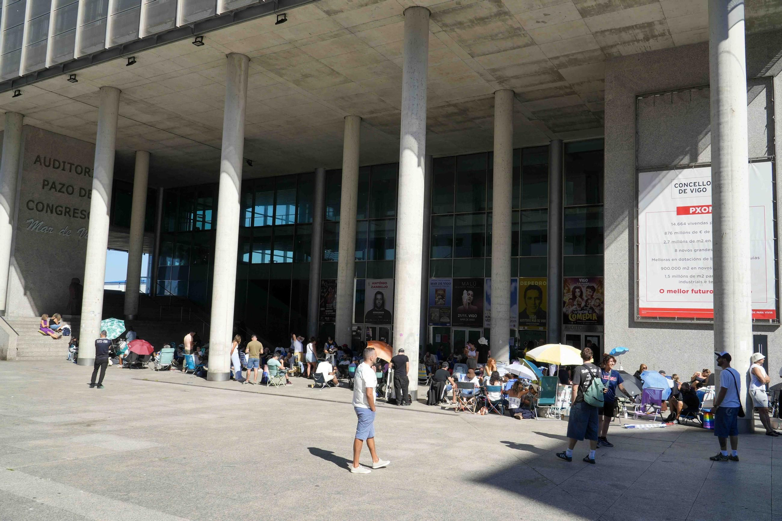 Galería | Infinitas colas por una entrada para Arde Bogatá en Vigo
