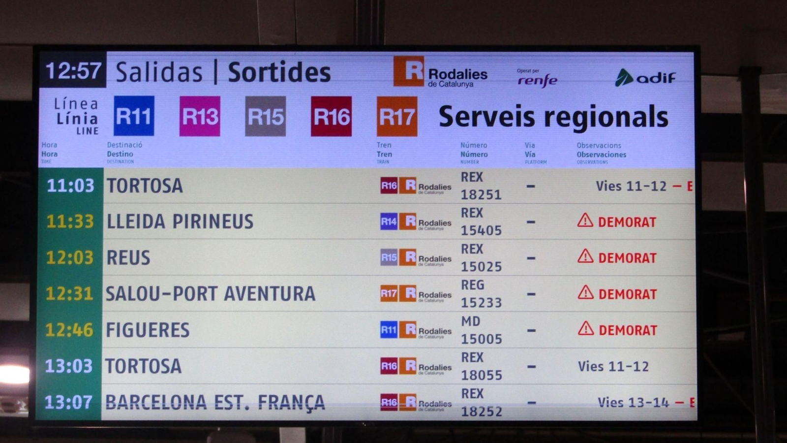 Pantallas en la estación de Sants de Barcelona.