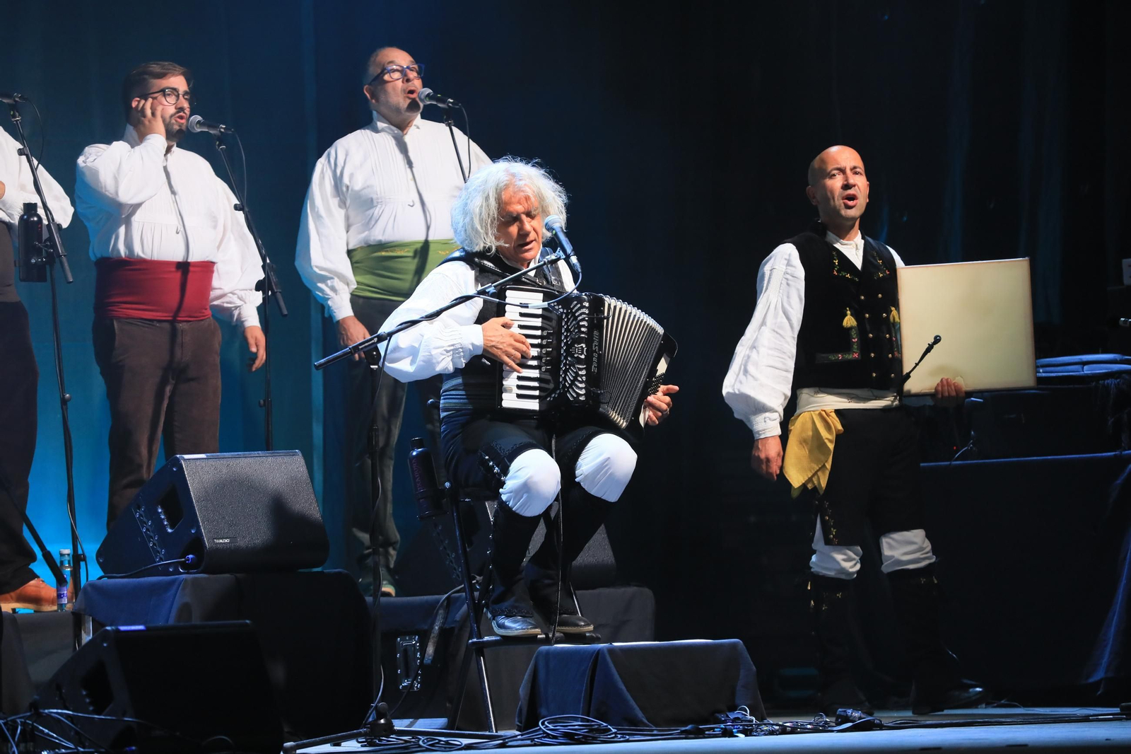 Galería | Treixadura conquista Piñeira de Arcos durante las fiesta de Santa Mariña
