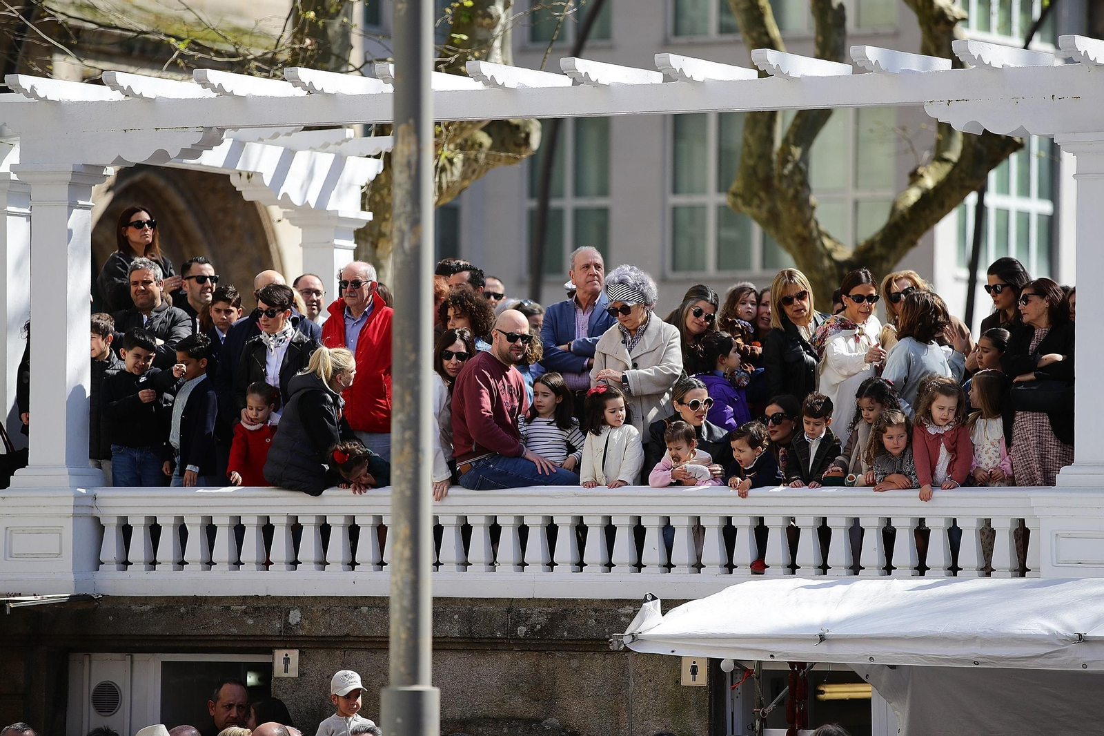 Galería |  Las Madamitas y el buen tiempo conquistan San Lázaro