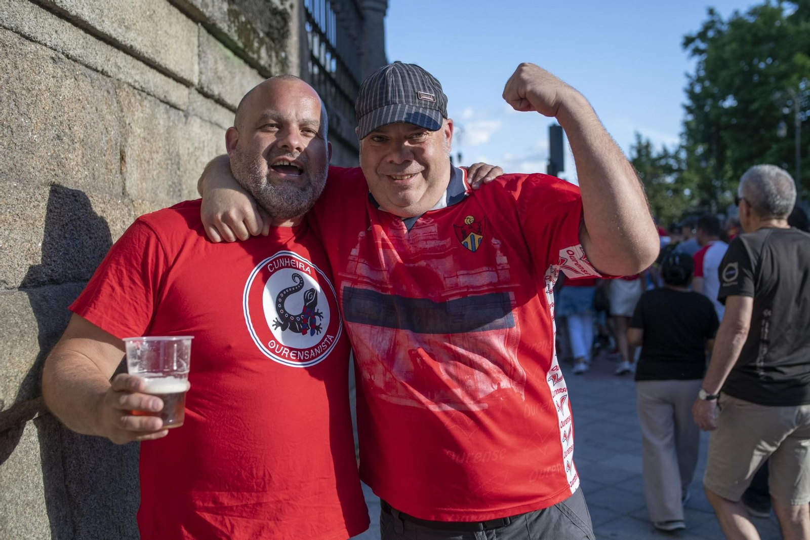 Galería | La aplaudida acogida de los unionistas a la UD Ourense contrasta con la pitada a Jácome en la Plaza Mayor, en fotos