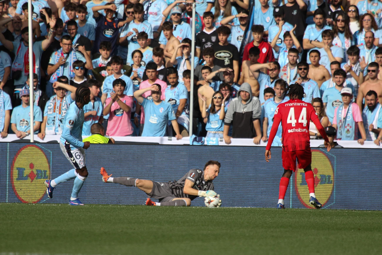 Galería | La goleada del Friburgo puso fin al sueño europeo del Celta