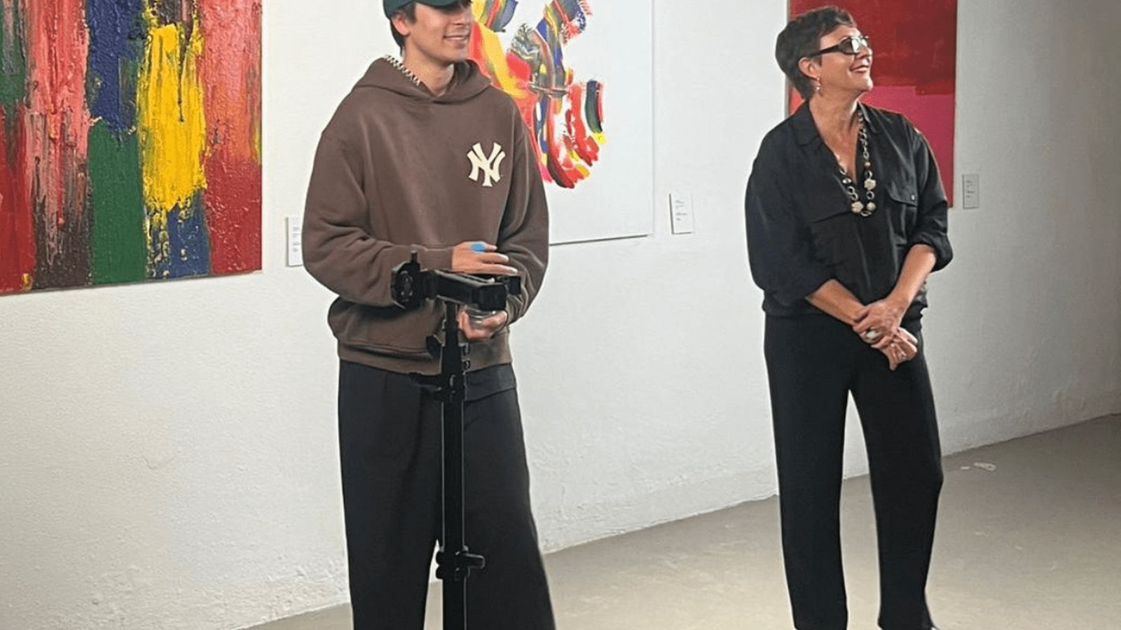 Nil Ojeda y Eva Hache en la presentación de la subasta.