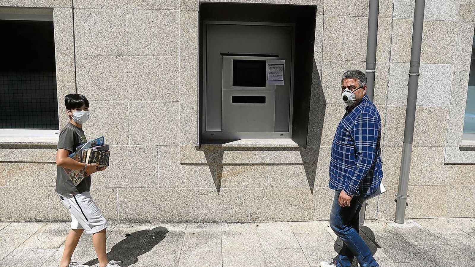 OURENSE 11/05/2020.- Historias del coronavirus. Centro Comercial Ponte Vella.José Paz