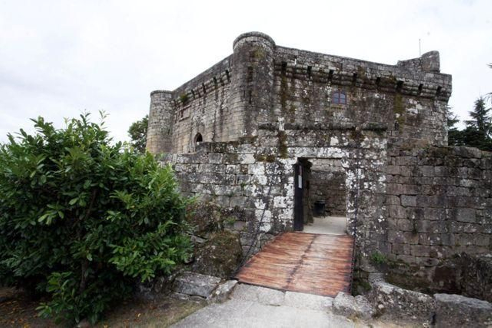 La cesión del Castelo do Sobroso a la Diputación está en el aire