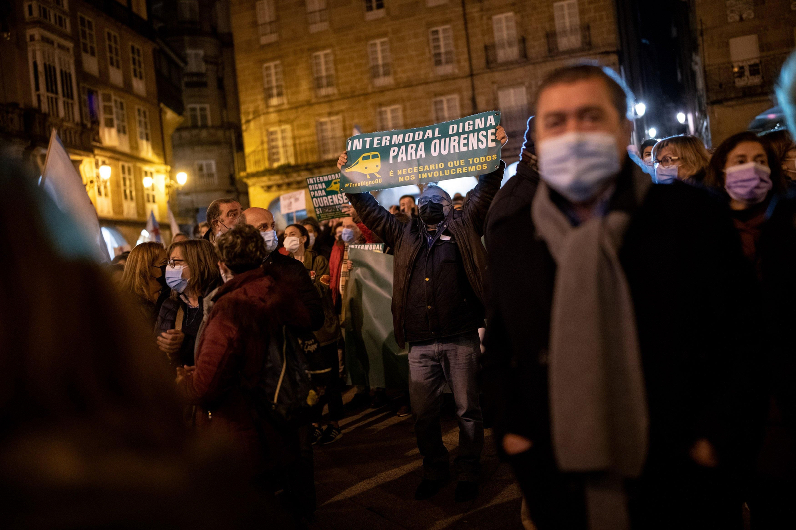 La manifestación de SOS Ourense colapsa la ciudad // FOTO: ÓSCAR PINAL