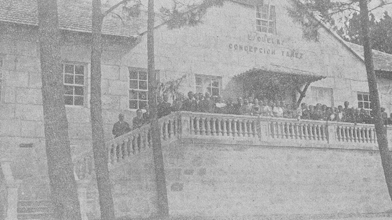 Inauguración de las escuelas en Freás. Foto Villar