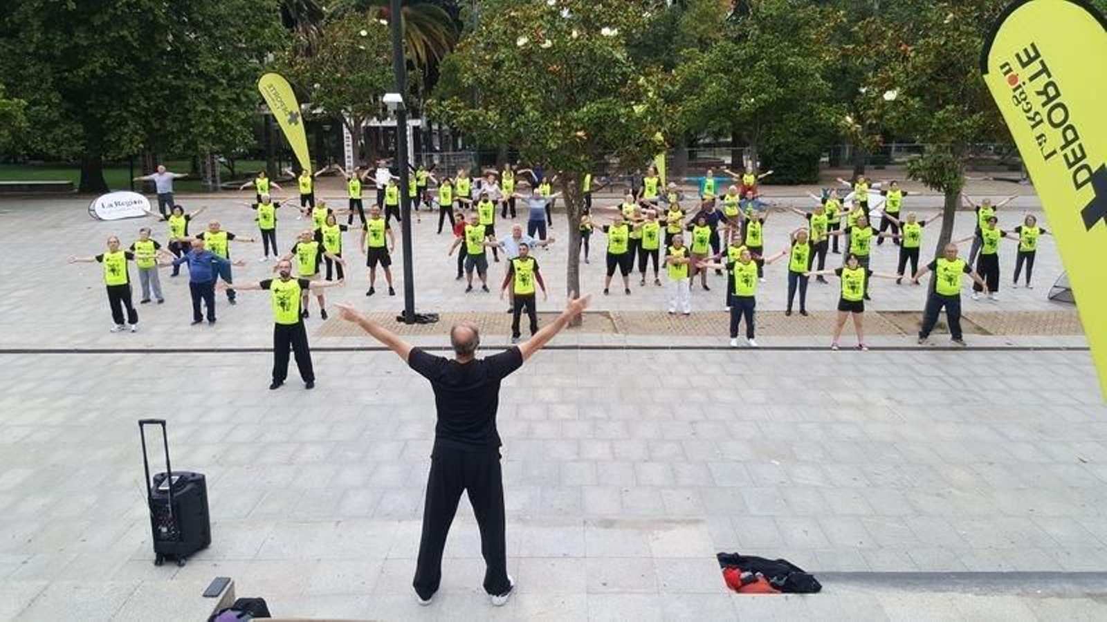 El Xardín do Posío fue el escenario en el que se reunieron decenas de participantes para desarrollar esta actividad.