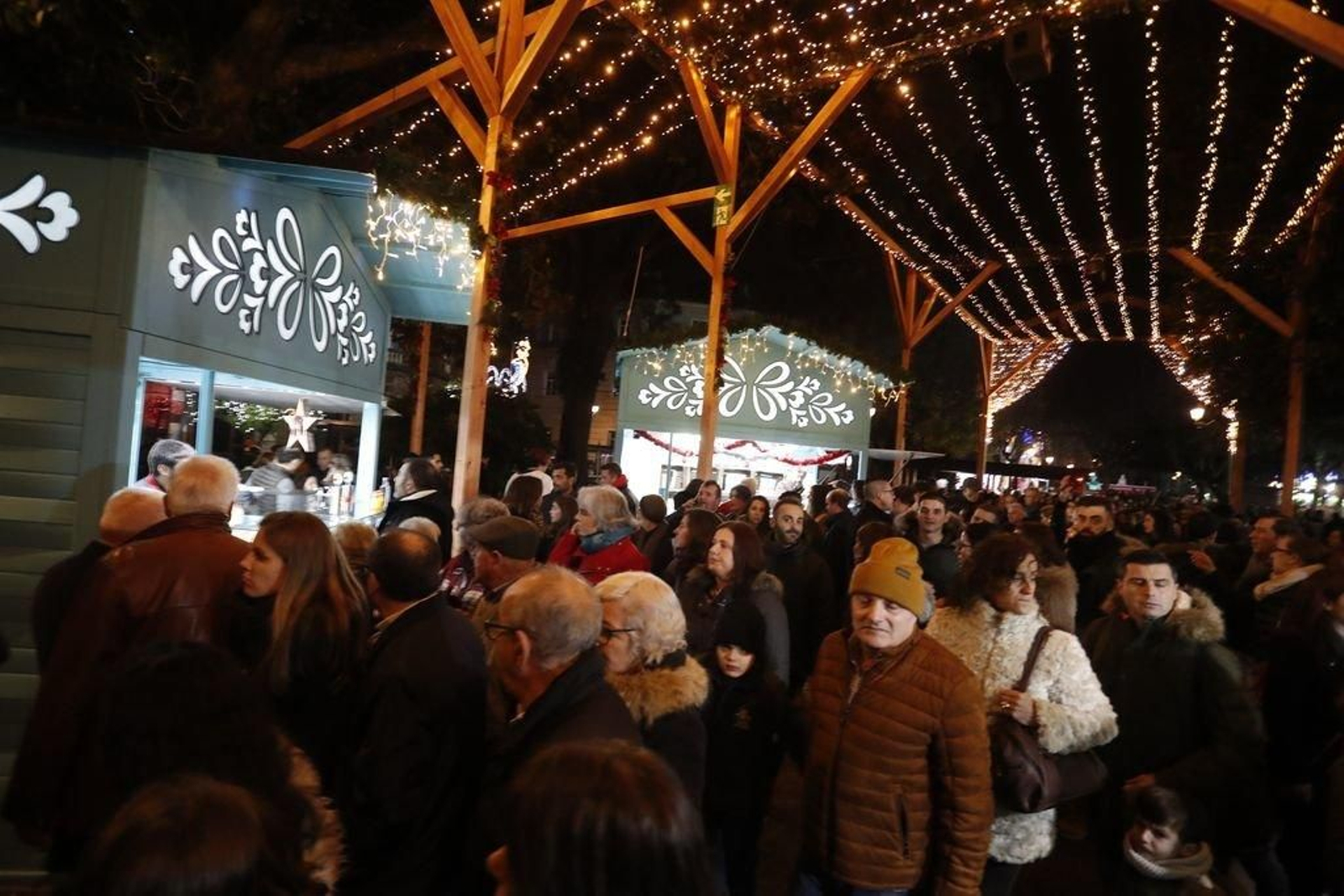 Los turistas invaden Vigo en el Puente105