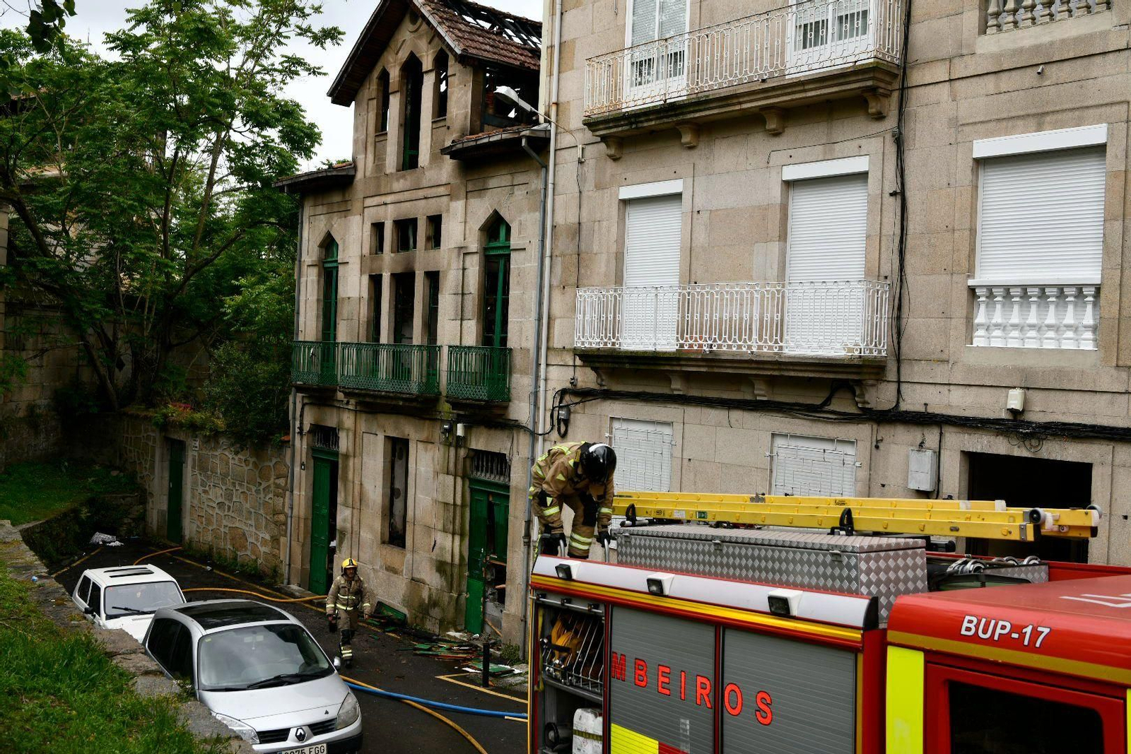 Galería | Así quedó la antigua Casa de Baños de Ourense tras el incendio