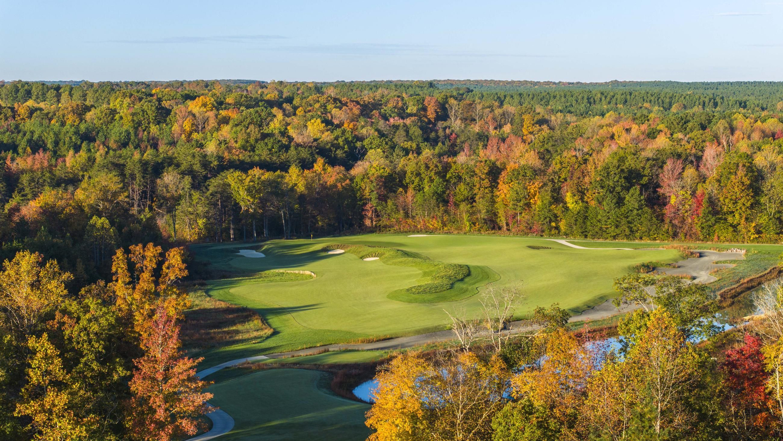 Campo de golf en la región de los grandes lagos de Virginia