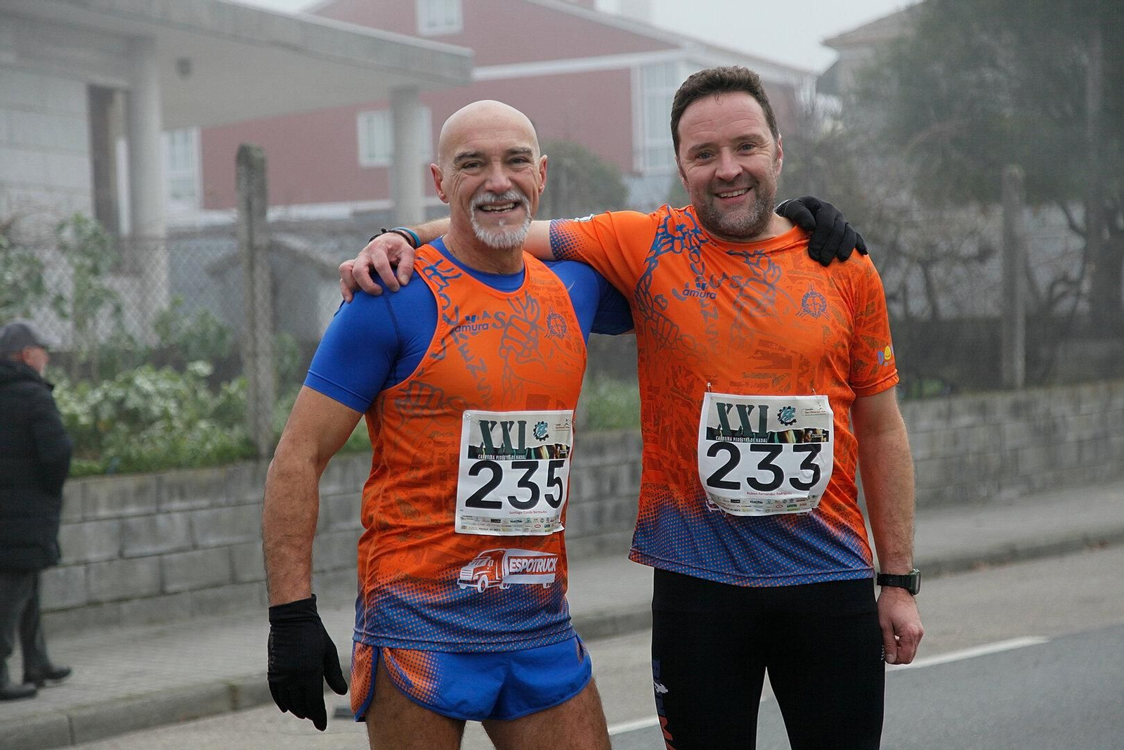 Santi y Rubén, deportistas del Burgas Atletismo ourensano.