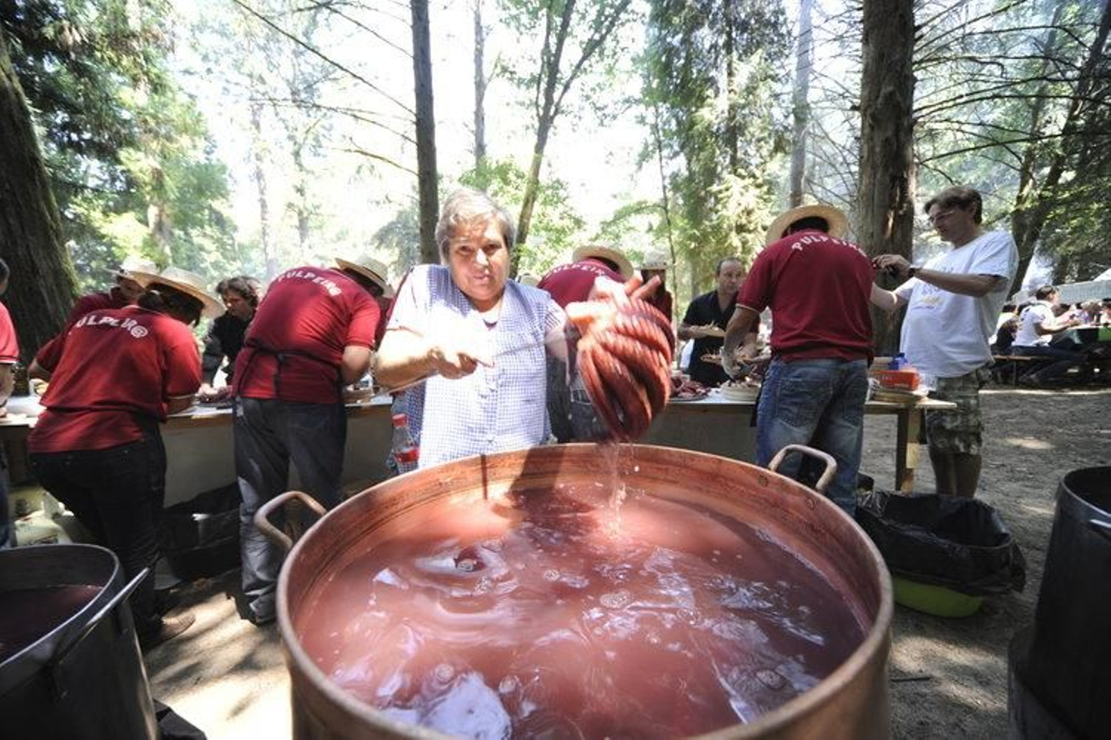 La Festa do Pulpo se celebra cada año el segundo domingo de agosto, en Carballiño. (MARTIÑO PINAL)