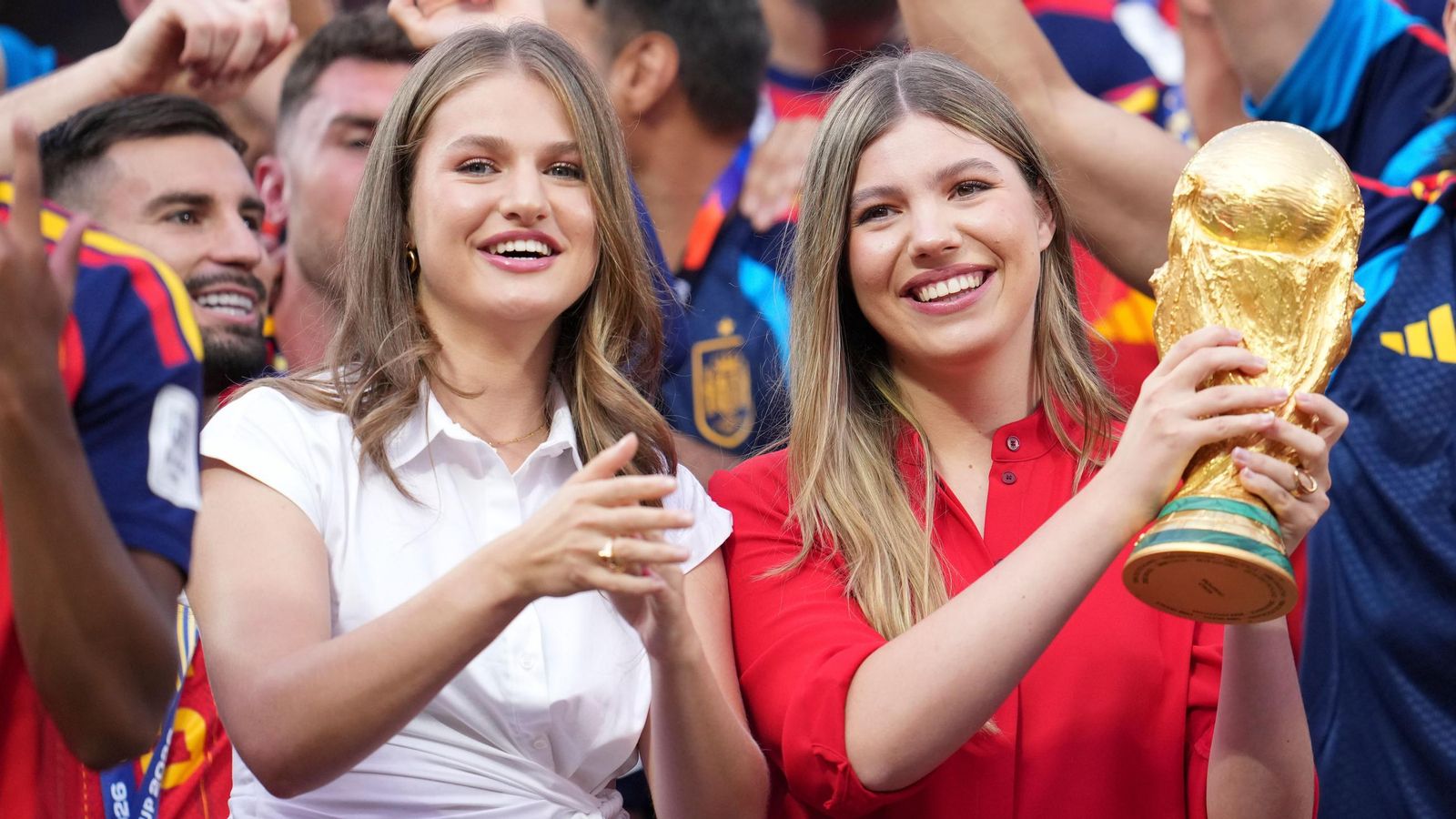 La princesa Leonor y la infanta Sofía vivieron la final con la pasión de dos aficionadas más