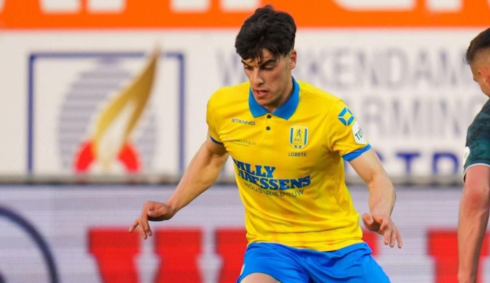 Julen Lobete, en un partido con el RKC Waalwijk holandés, en el que jugó la pasada temporada.