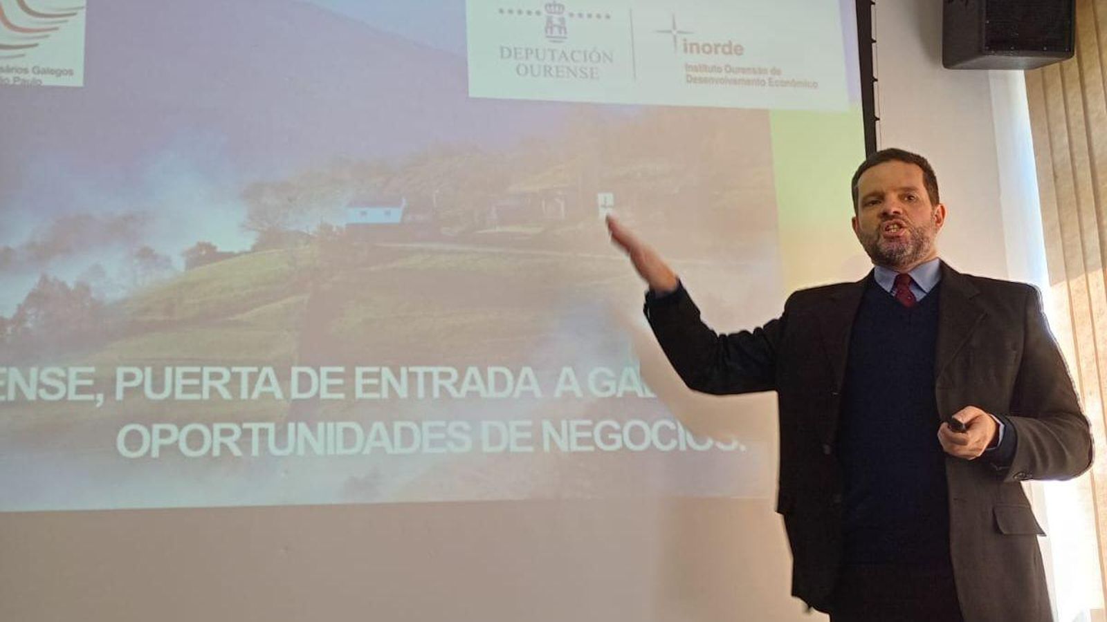 Felipe Pousada durante su ponencia sobre las oportunidades que ofrece Ourense