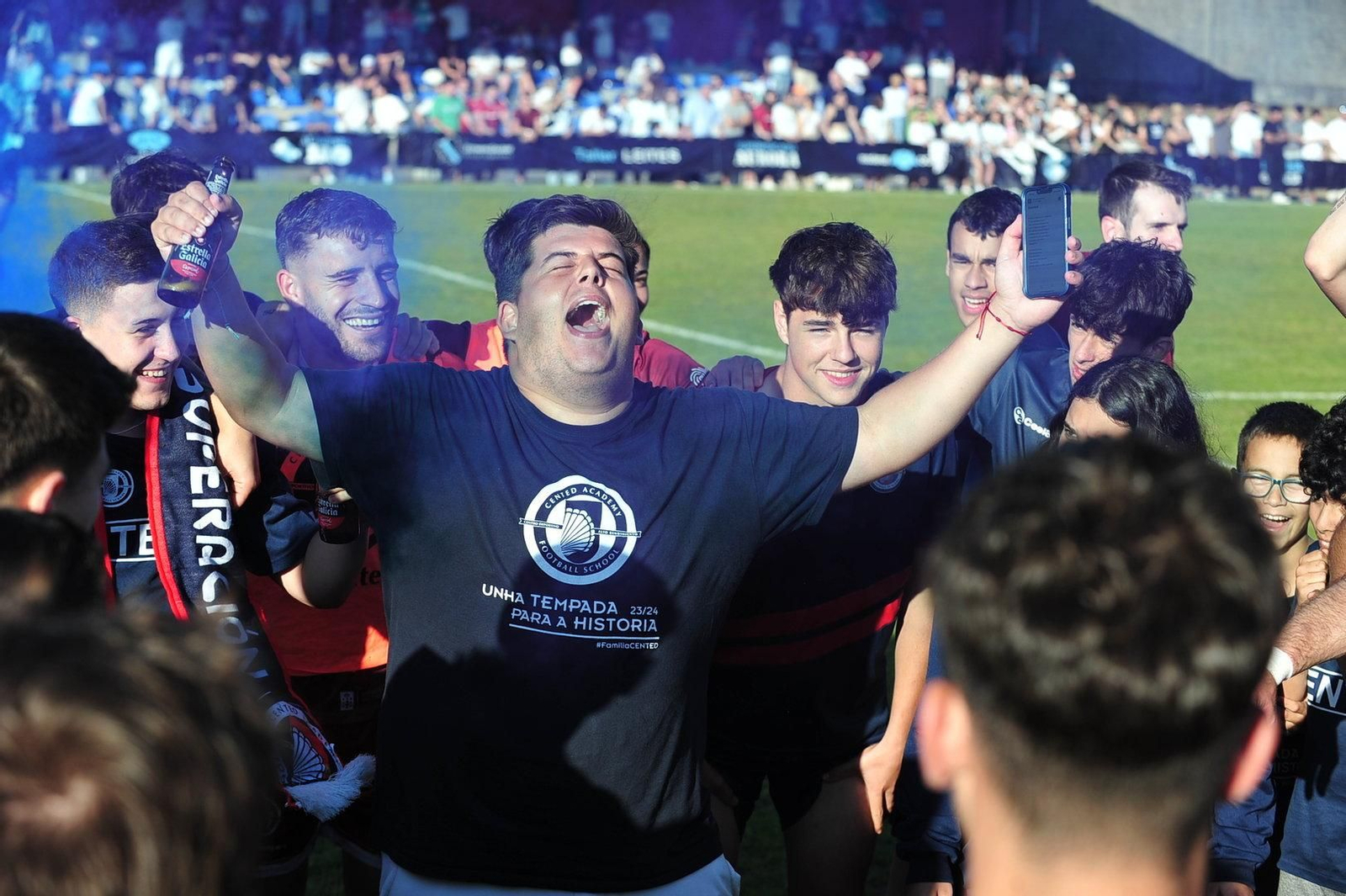 El Cented celebrando el ascenso.