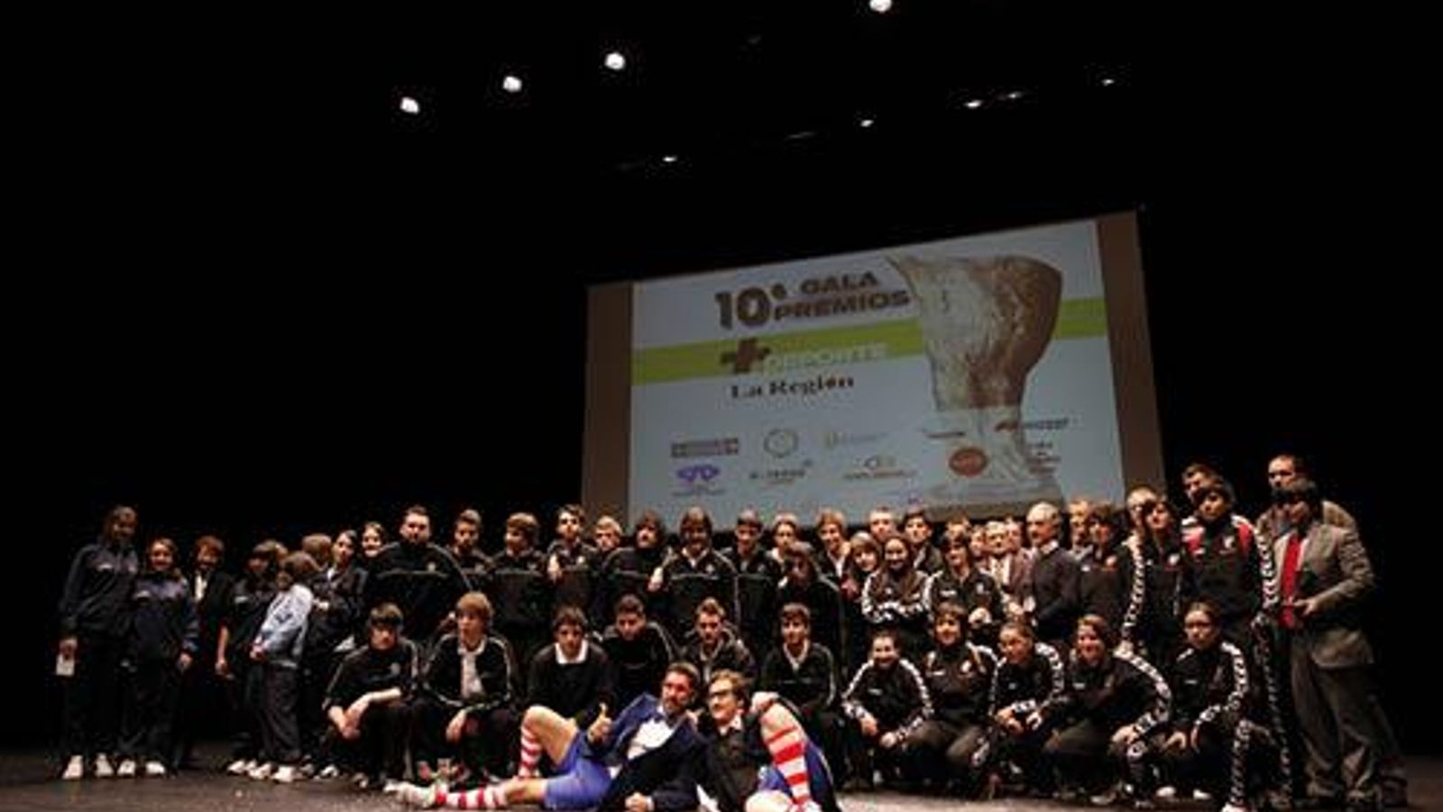 Los galardonados hace una década, en la edición de 2011, en el escenario del Auditorio Municipal del Ourense al finalizar la fiesta deportiva