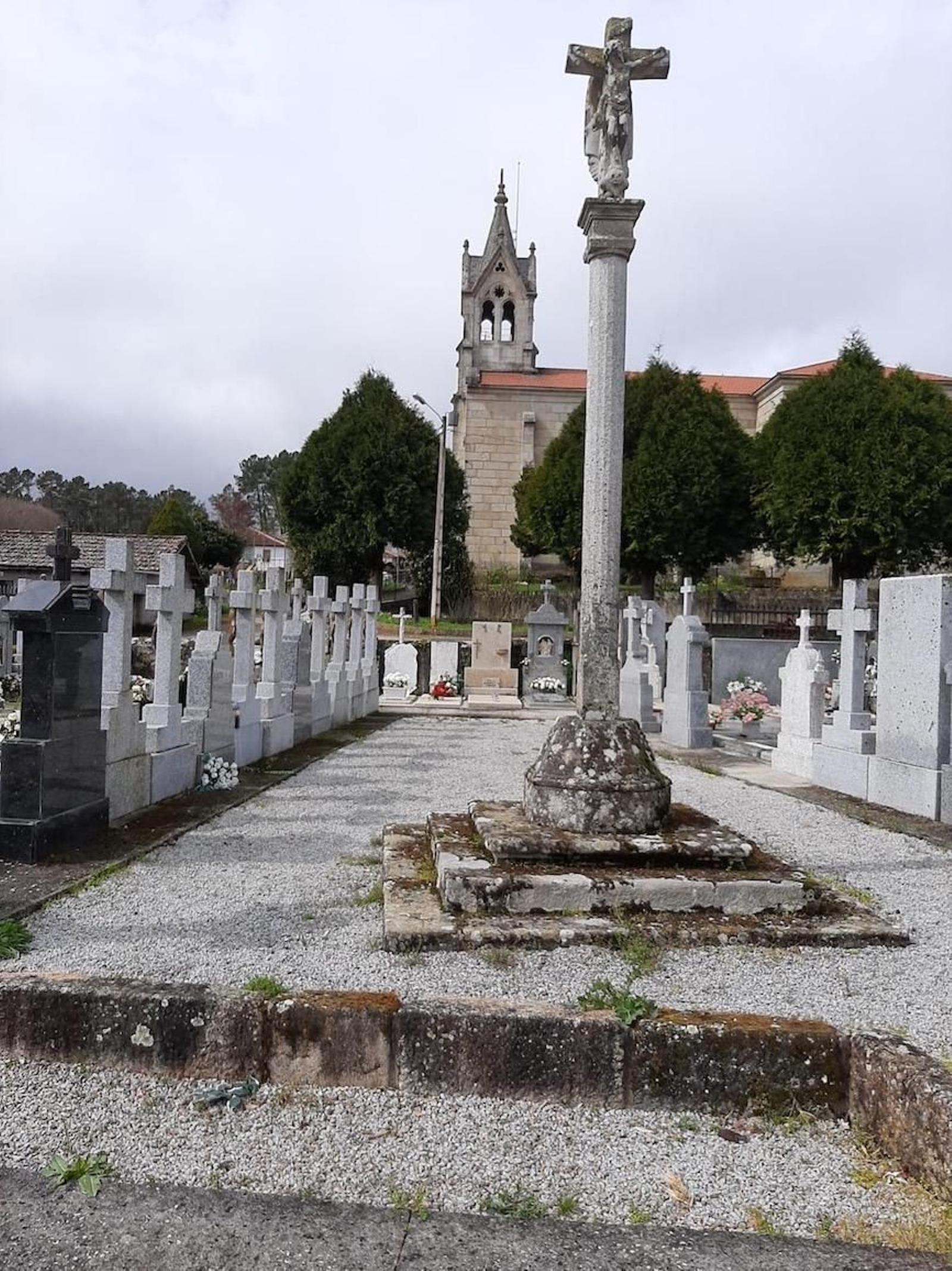Camposanto de Sabucedo de Montes, no concello de Cartelle, onde está enterrado Álvaro de las Casas