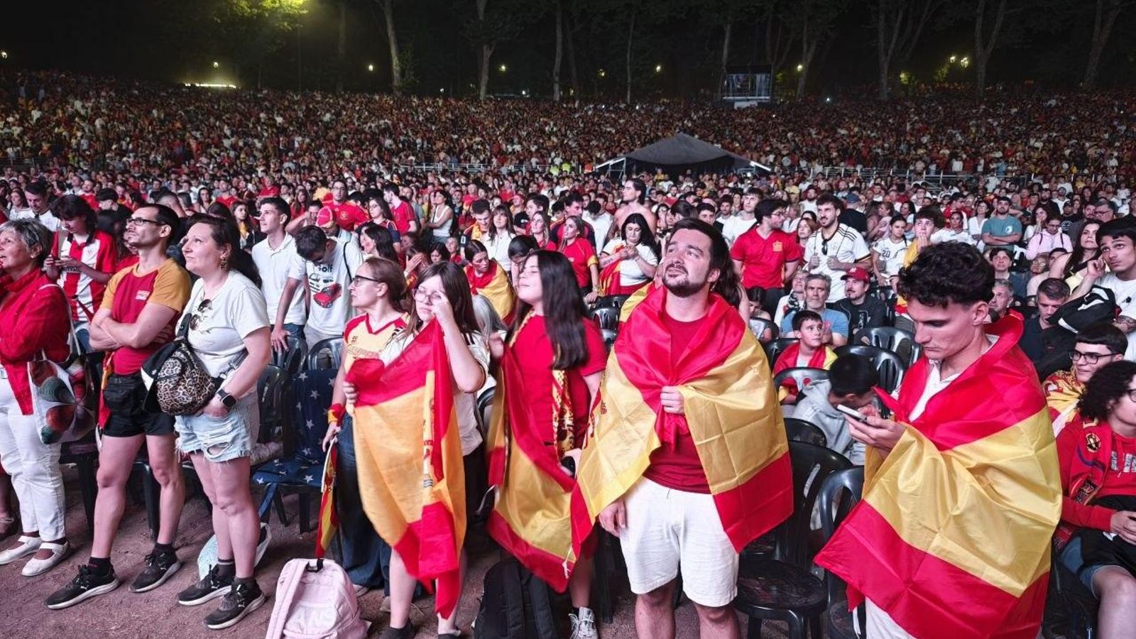 Público viendo la final del Mundial en Castrelos.