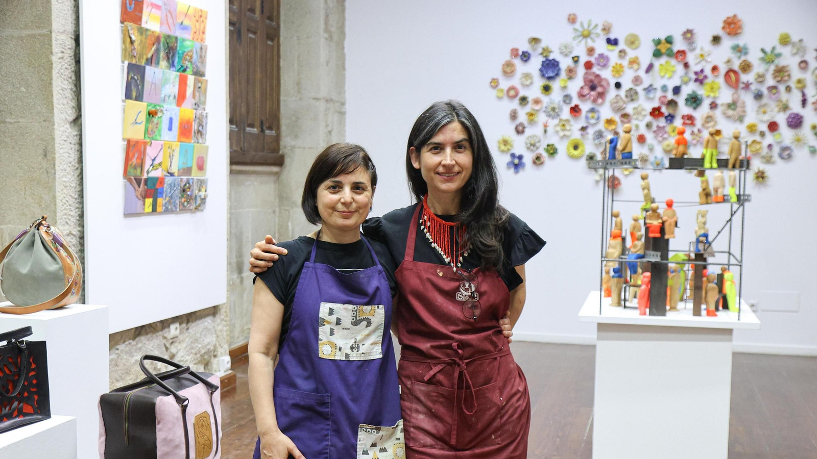 Las maestras de Ourivería y de Cerámica Artística, Sandra de Jesús y Esther Quintas, comisarían la exposición de fin de curso “140 anos de Artes e Oficios” en el espacio EMao.