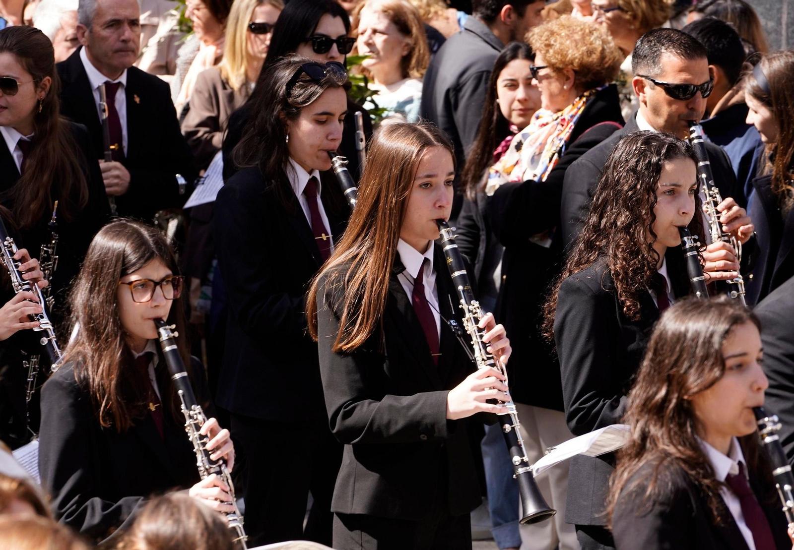 Galería | La Borriquita llena de fe y color las calles de Vigo