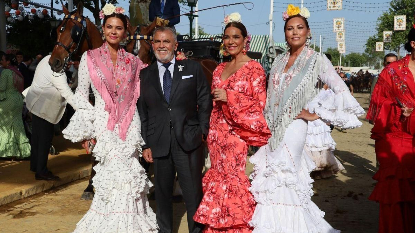 María José Suárez, Raquel Bollo y Raquel Rodríguez en la Feria de Abril.
