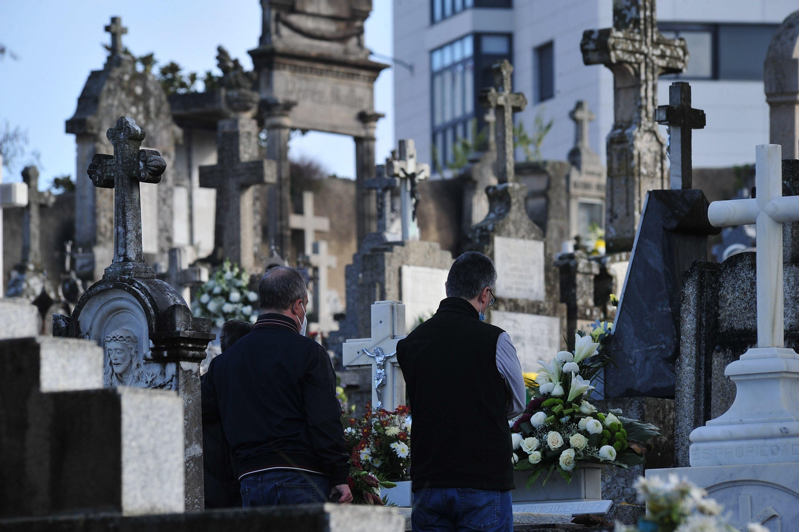 Día de Todos los Santos en el cementerio de San Francisco. José Paz