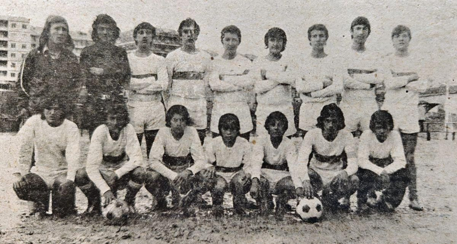 El Pabellón CF, con su técnico, Mario Guede.