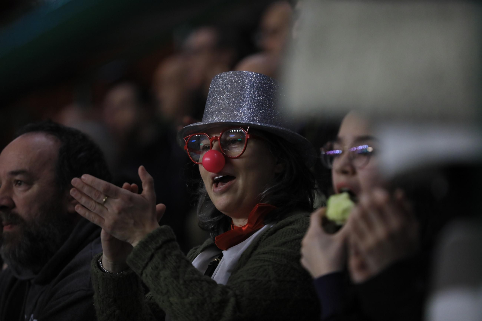 Galería | El Pazo disfruta de un sábado de baloncesto y Entroido