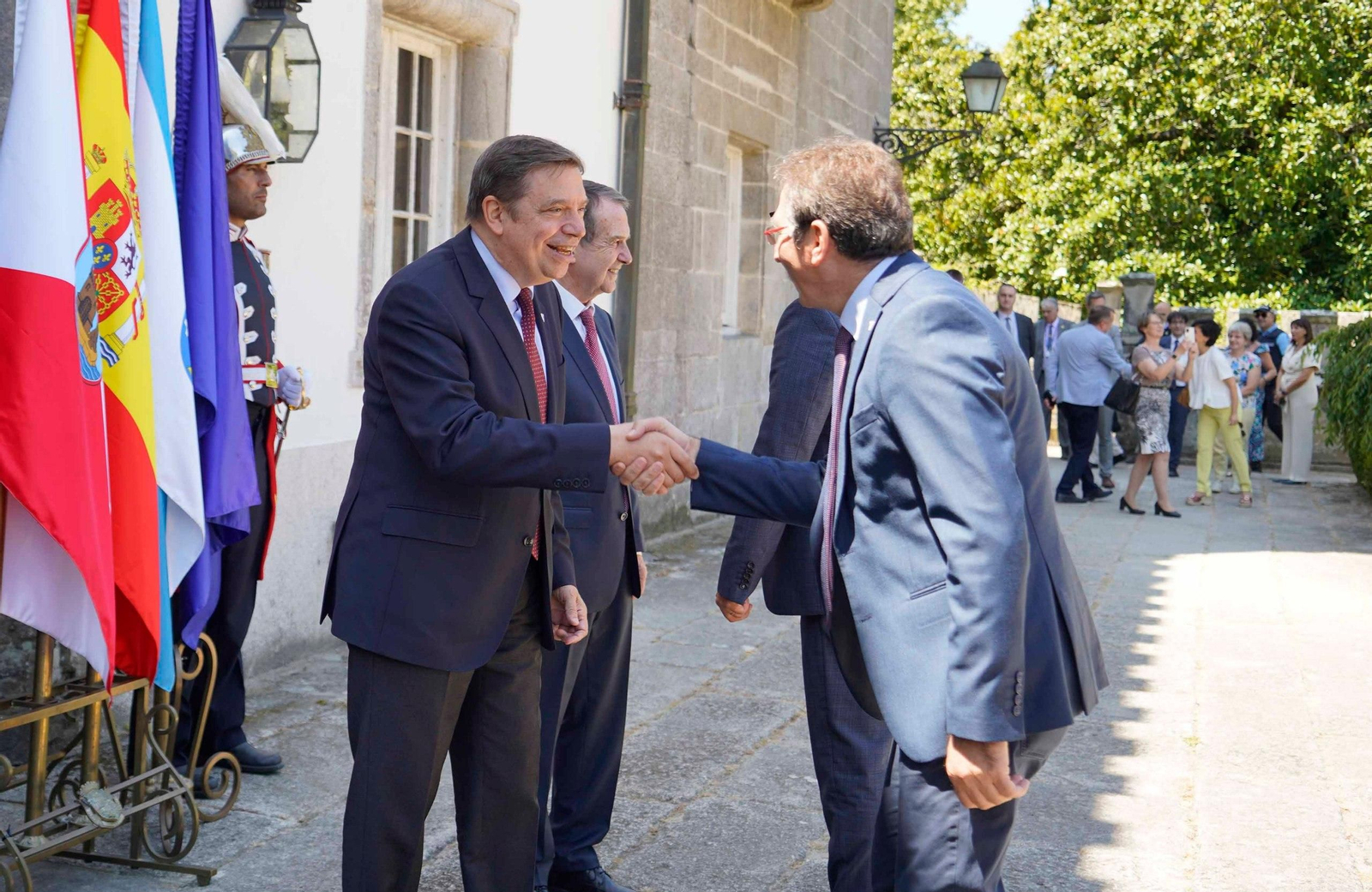 El ministro Planas y Caballero reciben a los ministros europeos de Pesca en el Pazo Quiñones de León. // J.V. Landín