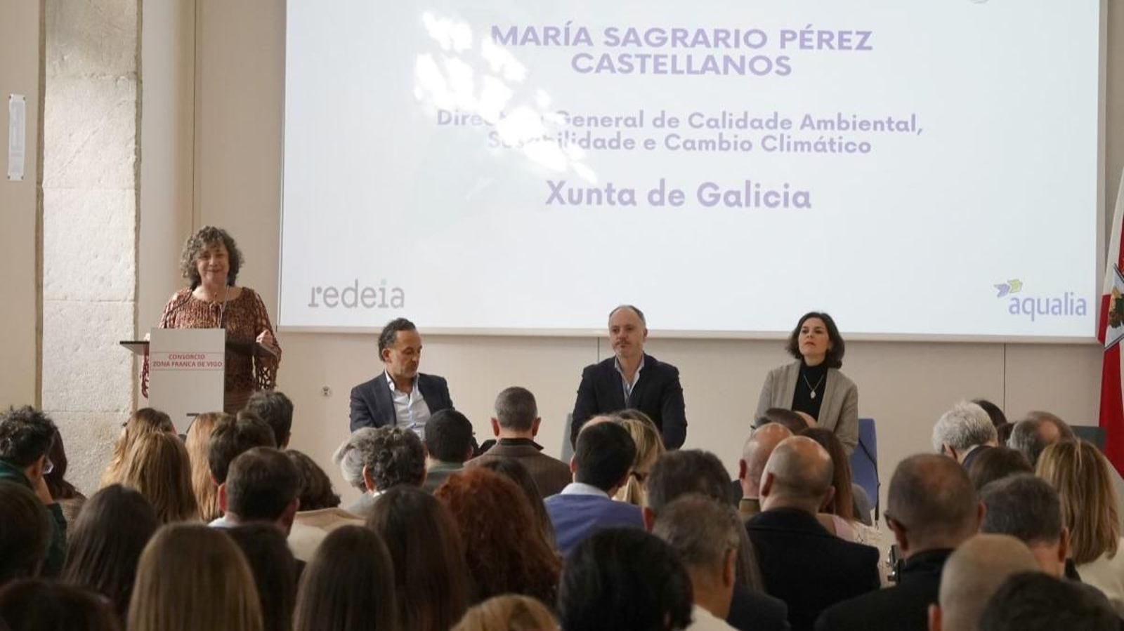 Un momento del inicio de la jornada sobre la economía circular en Zona Franca.