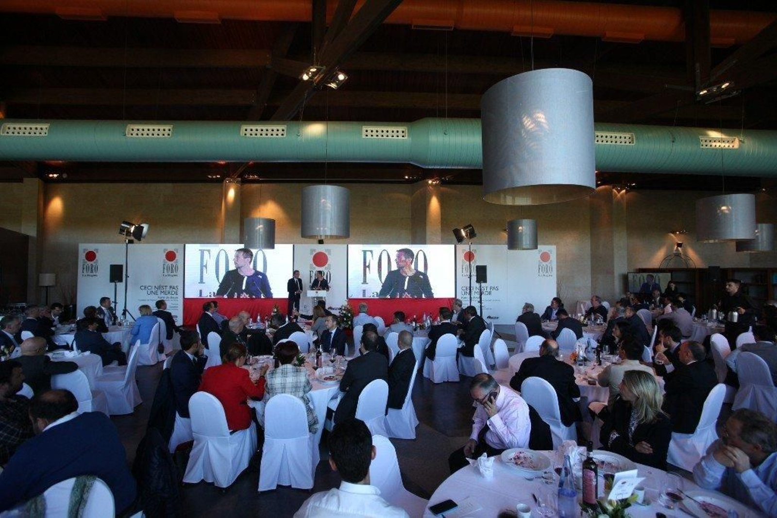 Karel de Beule, en el Foro La Región - 20