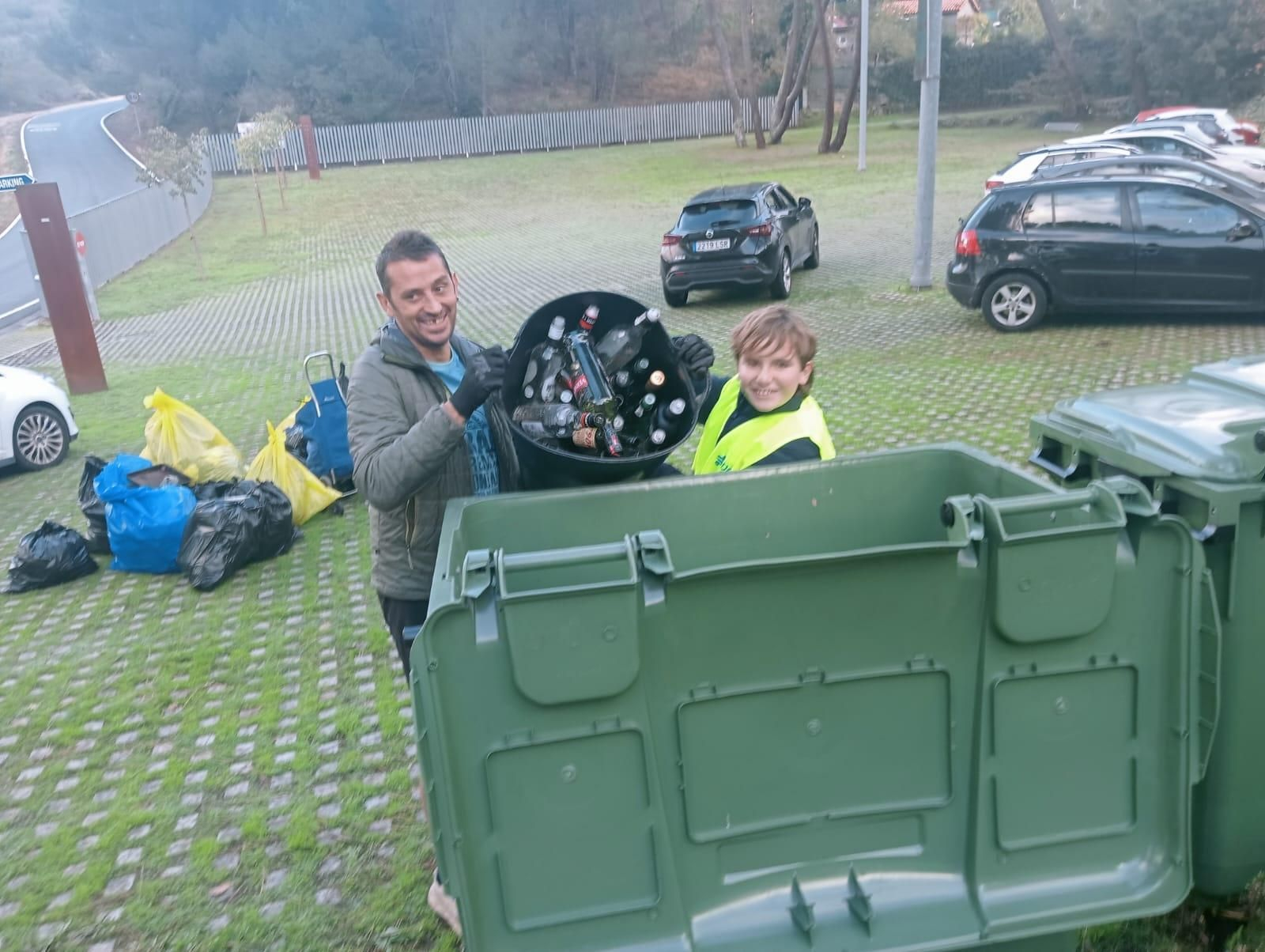 Ecovigilantes retiran la huella de los magostos