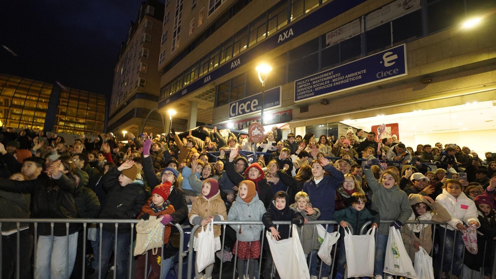 Galería | La Cabalgata de Reyes llena la ciudad de magia