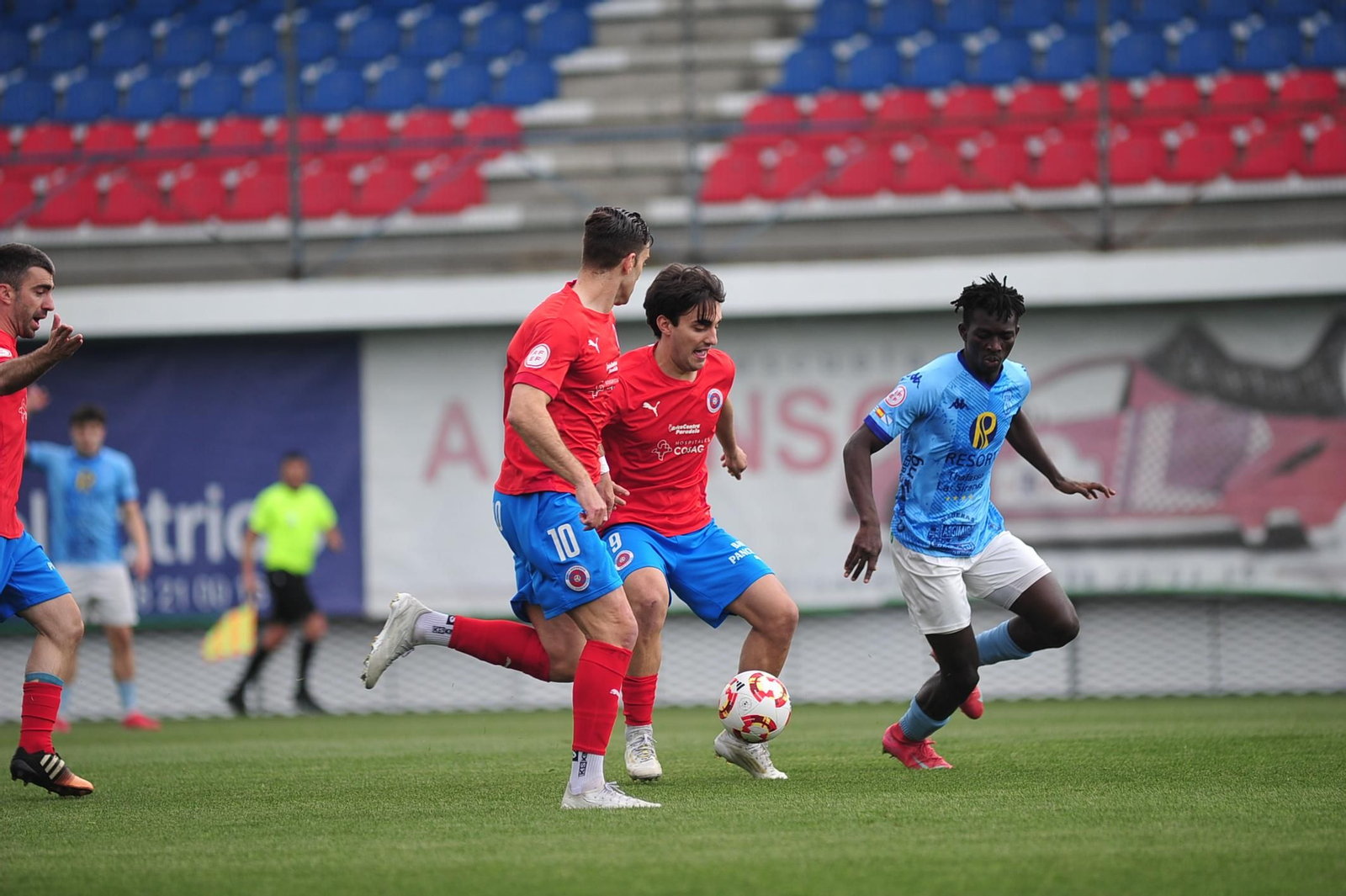 Galería | La UD Ourense gana y rompe récords