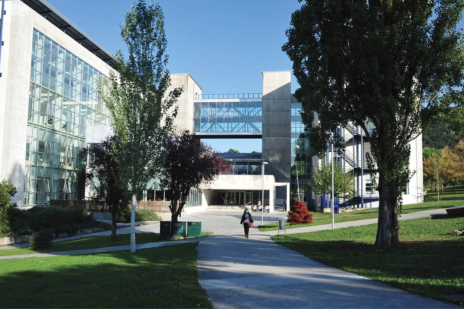Facultad de Económicas y Derecho, en el Campus (ARCHIVO).