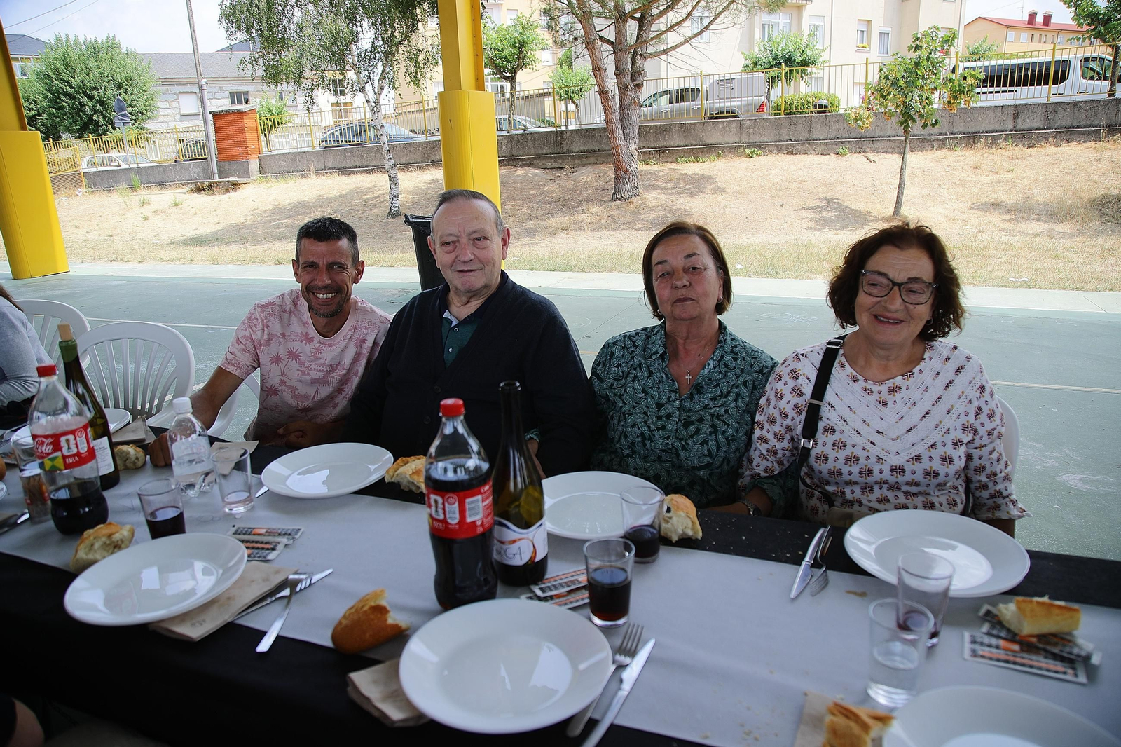 Galería | Biscoito de fariña, ovos, azucre e manteiga para celebrar a Festa da Bica en A Pobra de Trives