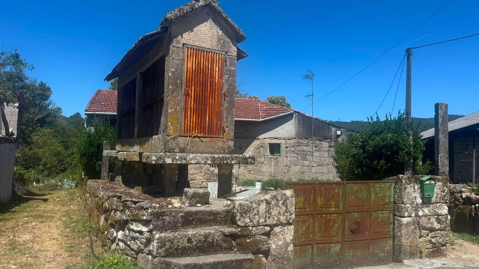 Imagen de la vivienda donde tuvo lugar el matricidio en A Granxa