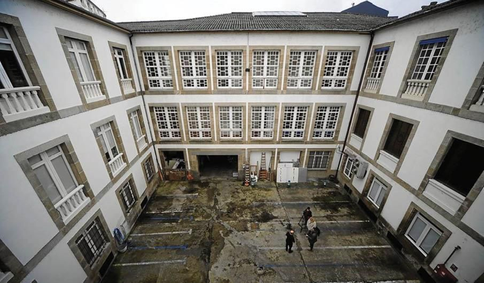 Futuro balneario, en el Pazo Provincial, donde parece haber caudal suficiente.