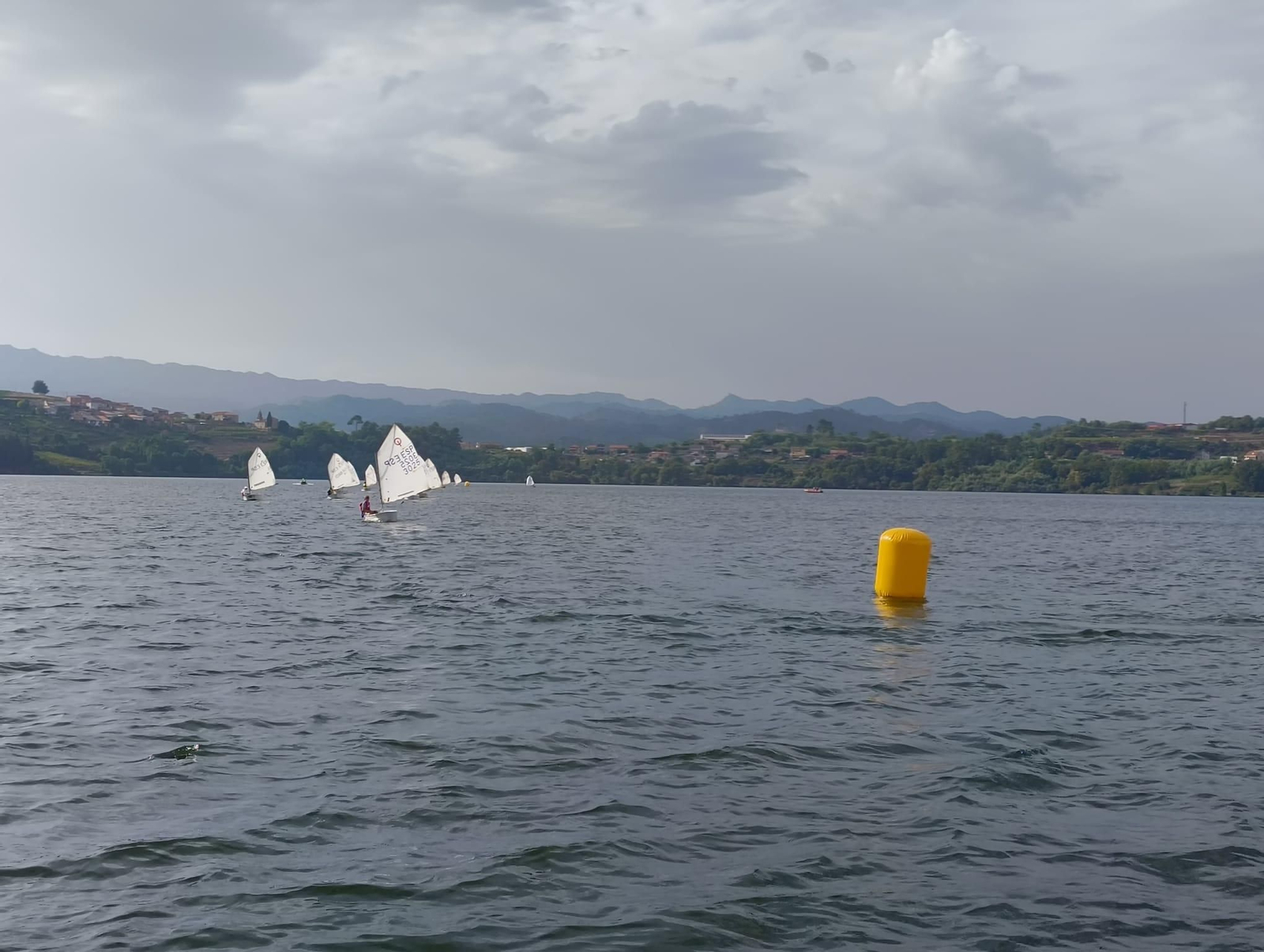 Galería | Una concentración de vela pasada por agua, en fotos