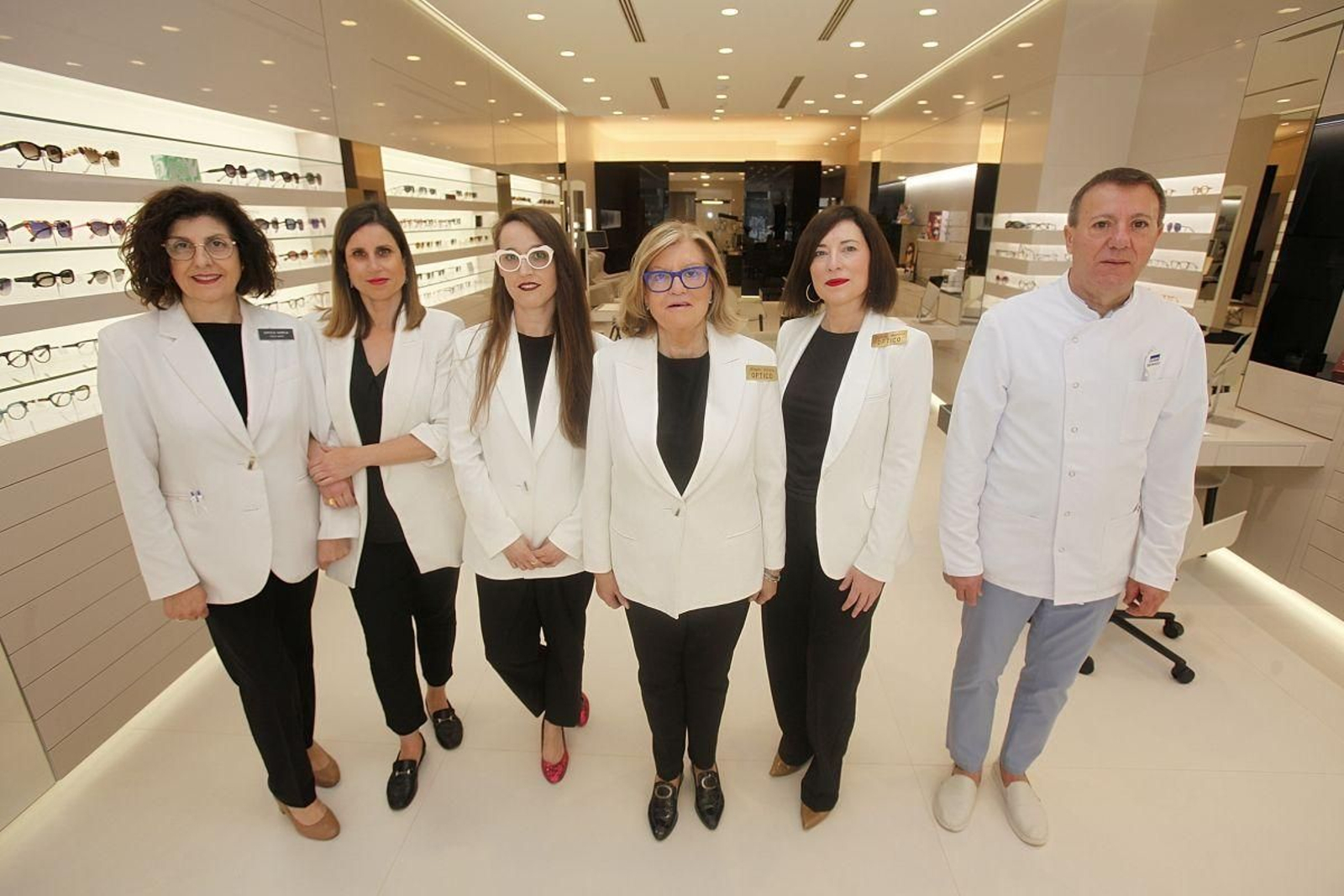 Teresa Moreno, Susana Reguerio, Celia Gonzalez, Zaida Varela, Raquel Babarro y Remigio Sanginés. MIGUEL ÁNGEL