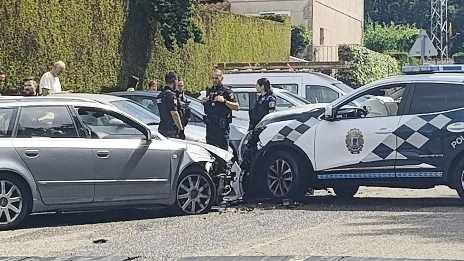 El conductor embistió a la Policía Local al verse acorralado.