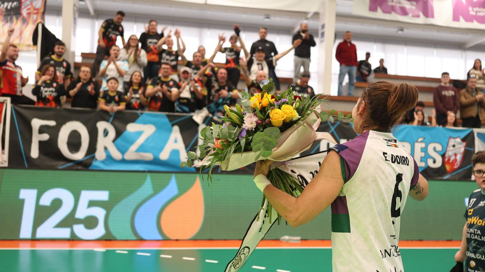 La guardesa Estela Doiro disputó ayer su último encuentro en A Sangriña (salvo que tenga que ir en el play-off).