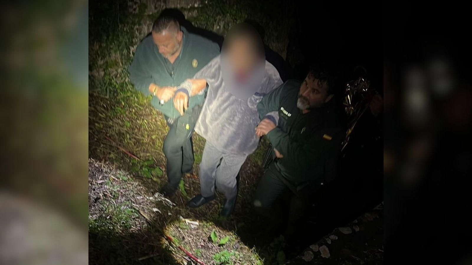 Sobre las 19.15 horas, el hombre fue localizado con síntomas de hipotermia y tras dos horas de búsqueda.