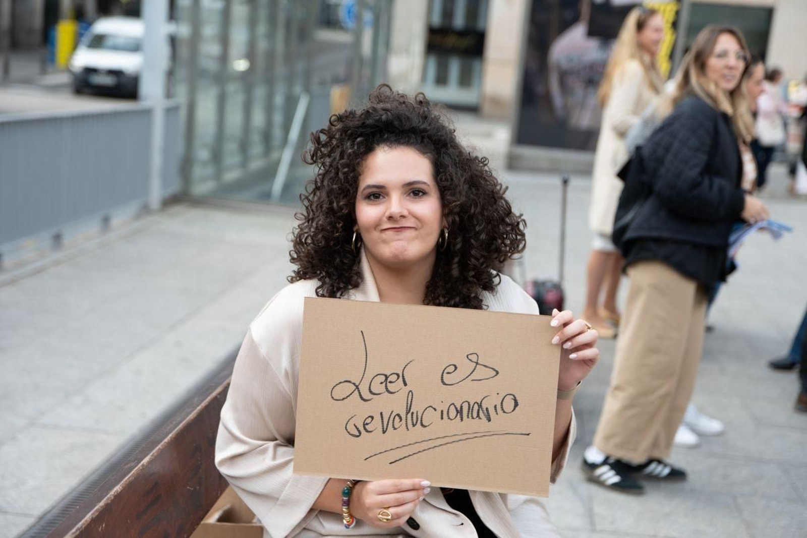 La escritora Inma Rubiales en una marcha reivindicativa en Madrid.
