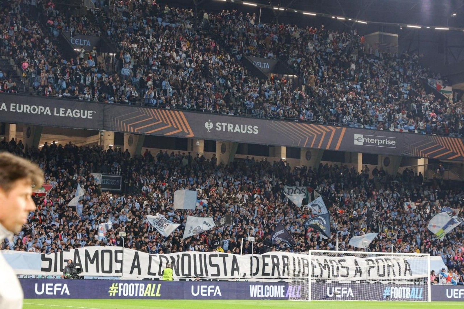 Galería | El Celta y el Olympique, un duelo de altura en Balaídos