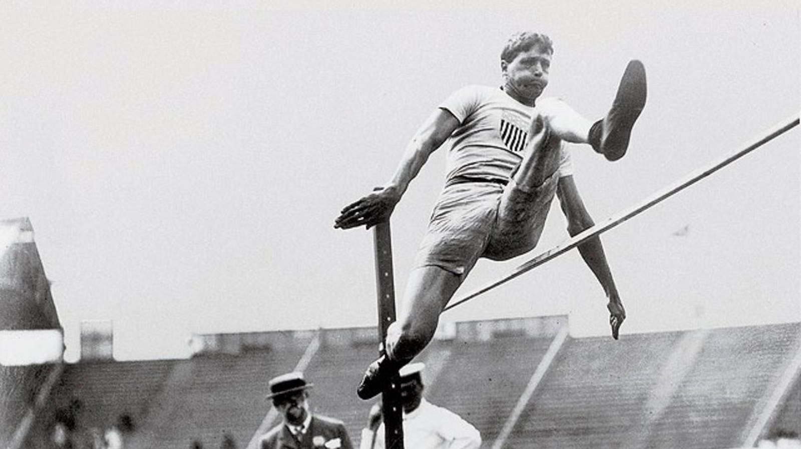 El estadounidense Ray Ewry fue uno de los atletas más admirados en París 1900.